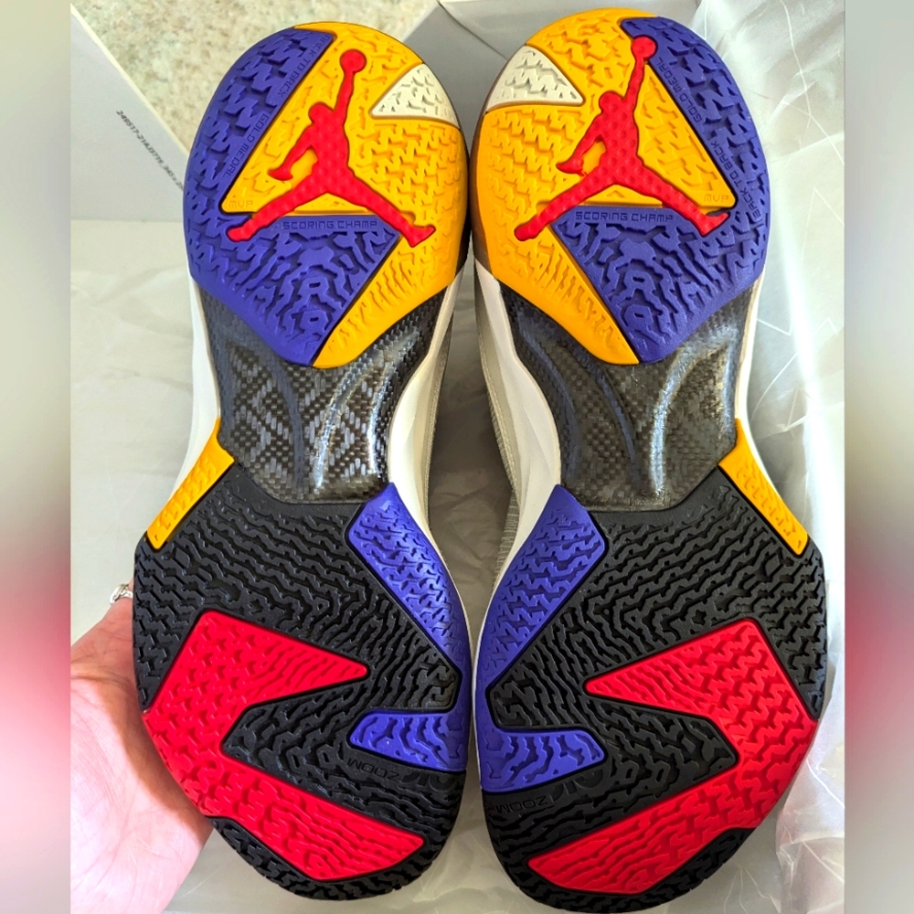Nike Air Jordan XXXVII